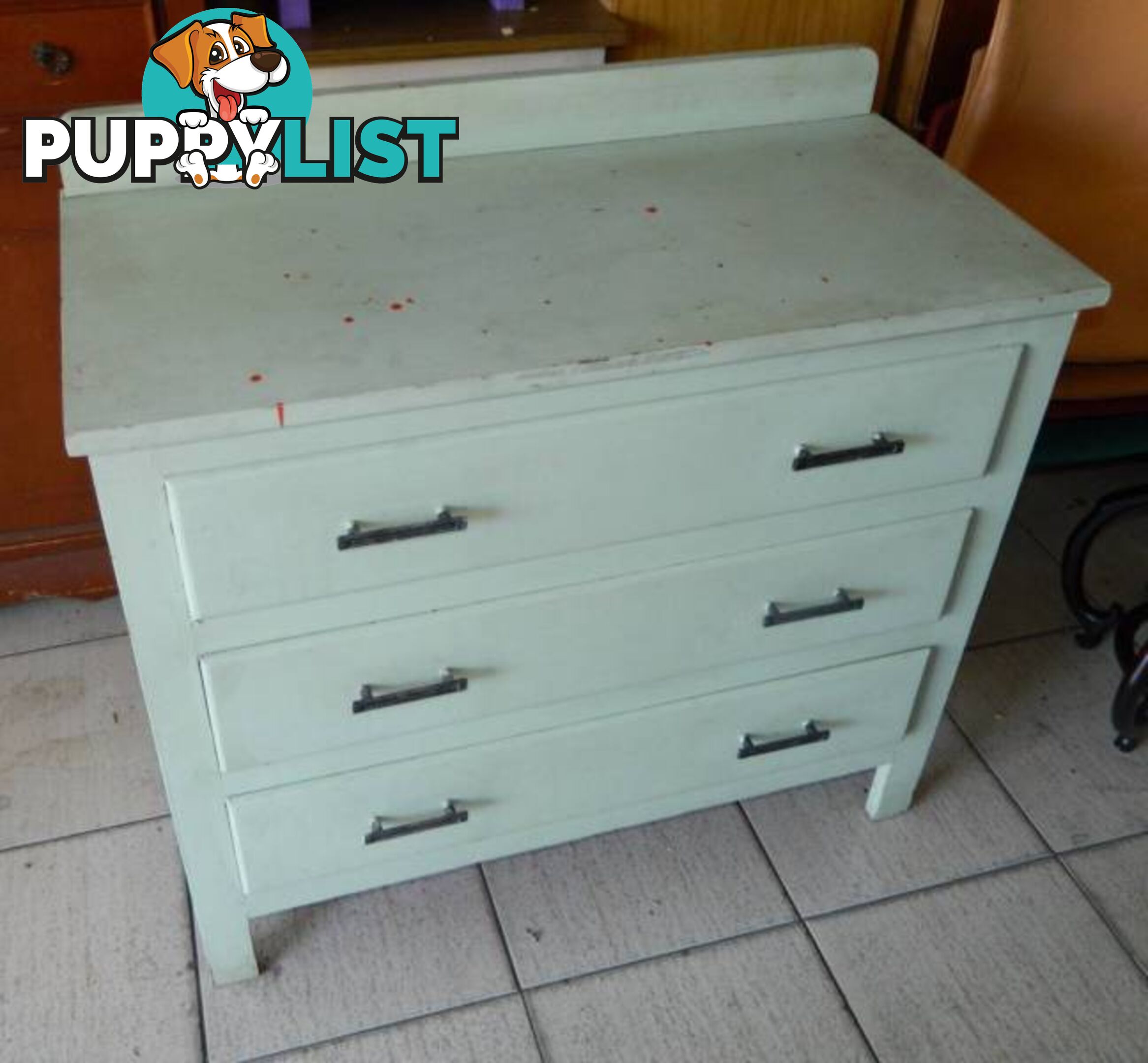 Retro Solid 3 Drawer Dresser !!!