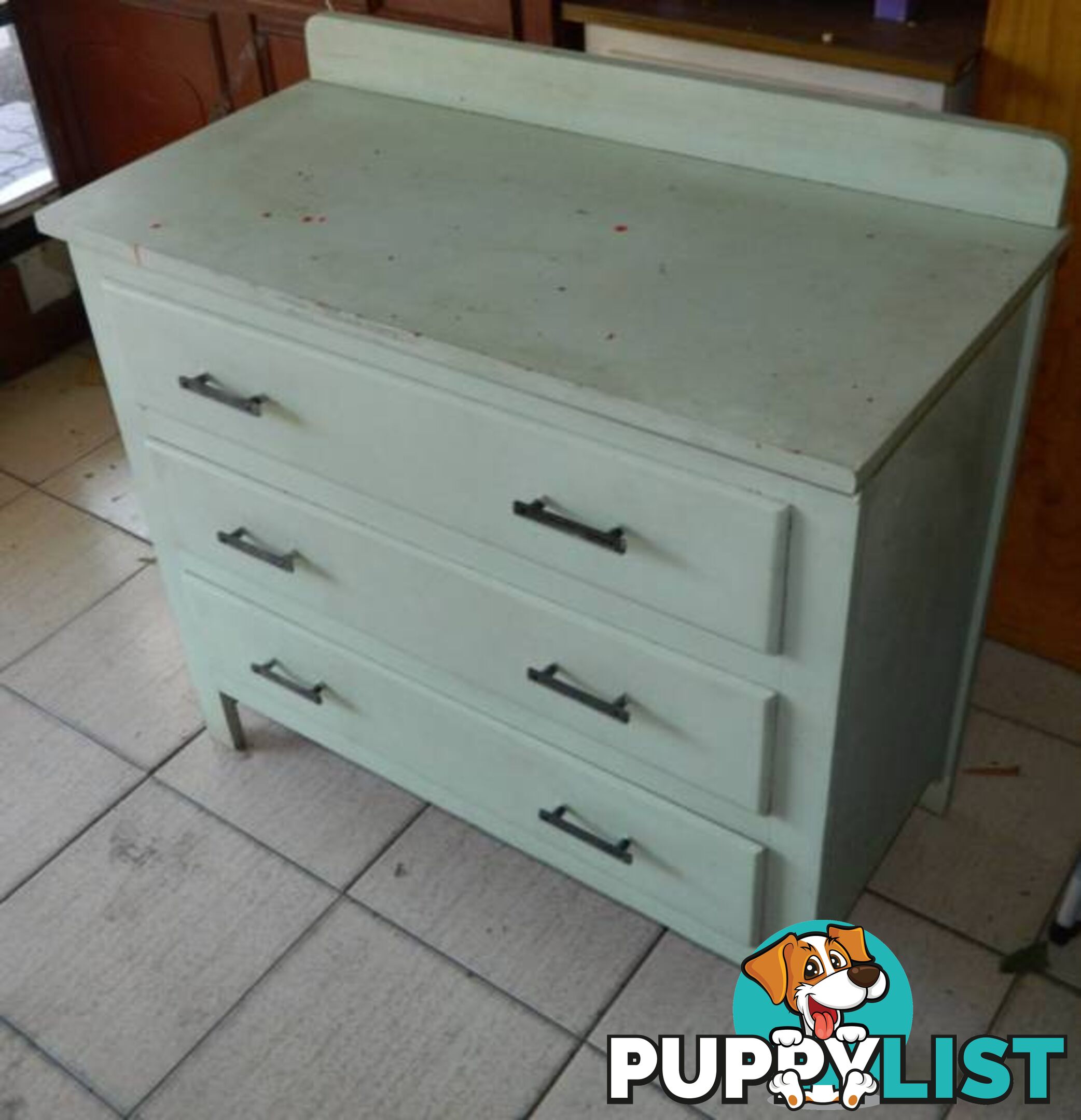 Retro Solid 3 Drawer Dresser !!!