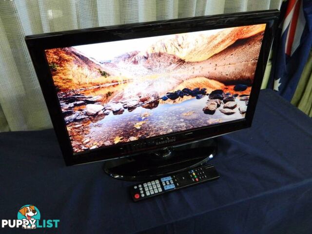 Samsung la22c450e1d 22" LCD TV with remote