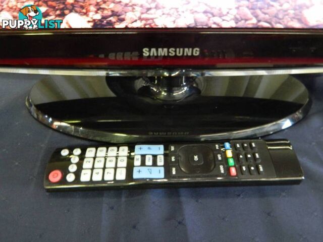 Samsung la22c450e1d 22" LCD TV with remote