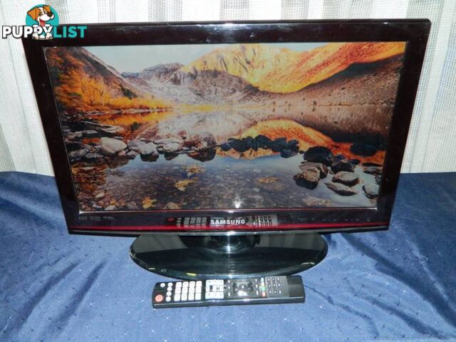 Samsung la22c450e1d 22" LCD TV with remote