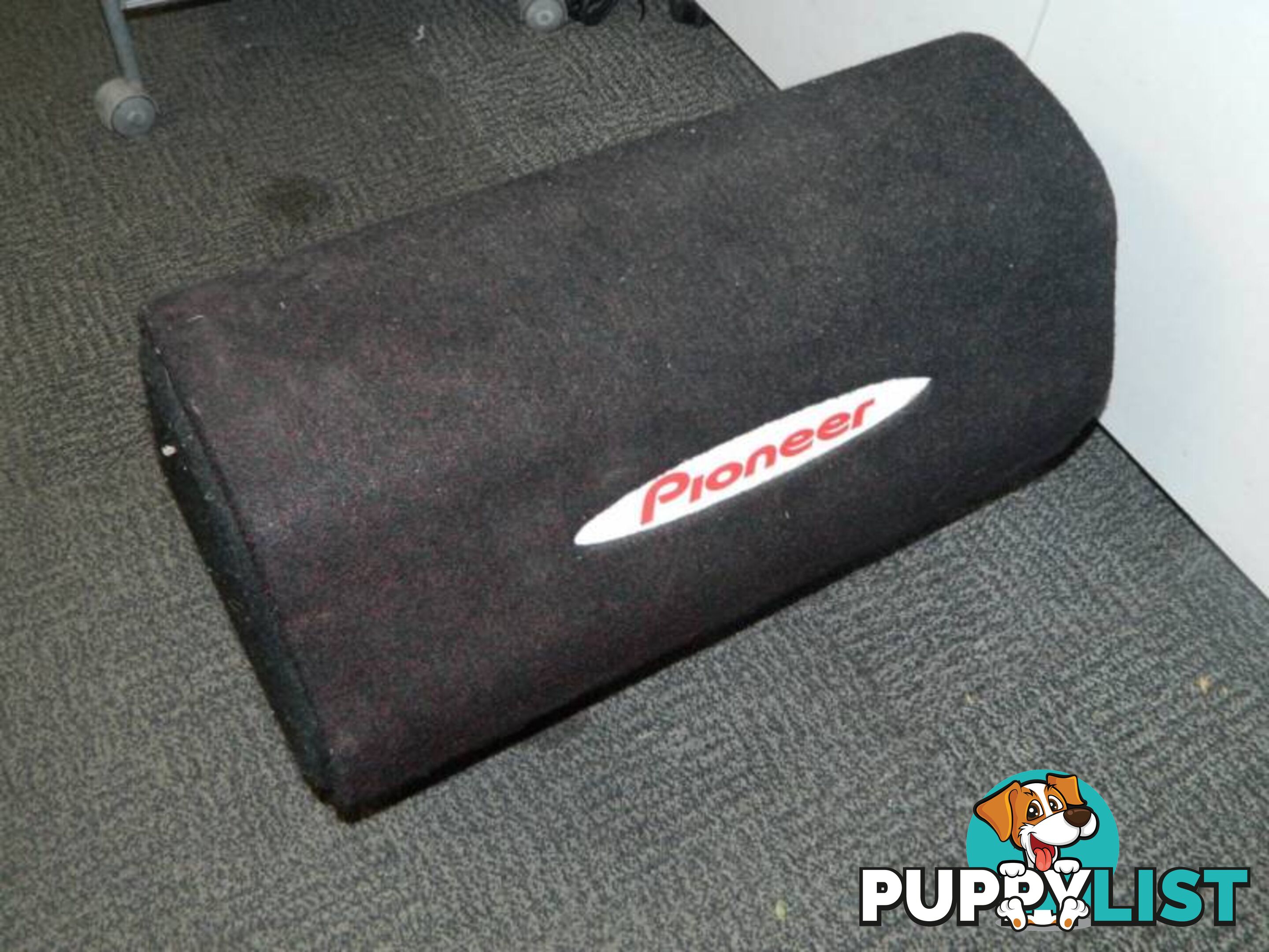 12" Pioneer Sub woofer in Pioneer Box !!!