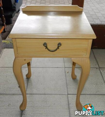 Retro, Vintage Cabriole Legged Hallway Table / Bedside table