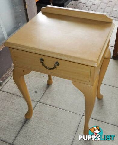 Retro, Vintage Cabriole Legged Hallway Table / Bedside table