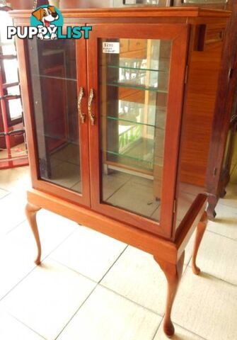 WOODEN DISPLAY CABINET GLASS FRONT QUEEN ANNE STYLE LEGS FAB!