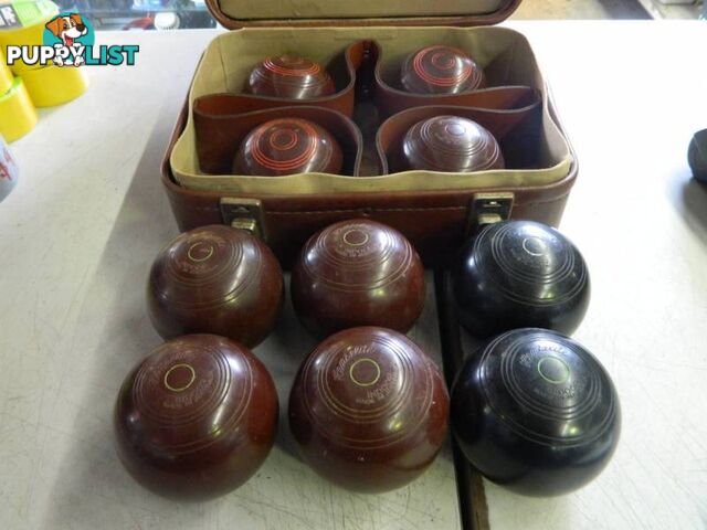 Set of 10 mini Indoor Henselite Lawn Bowls in carry bag