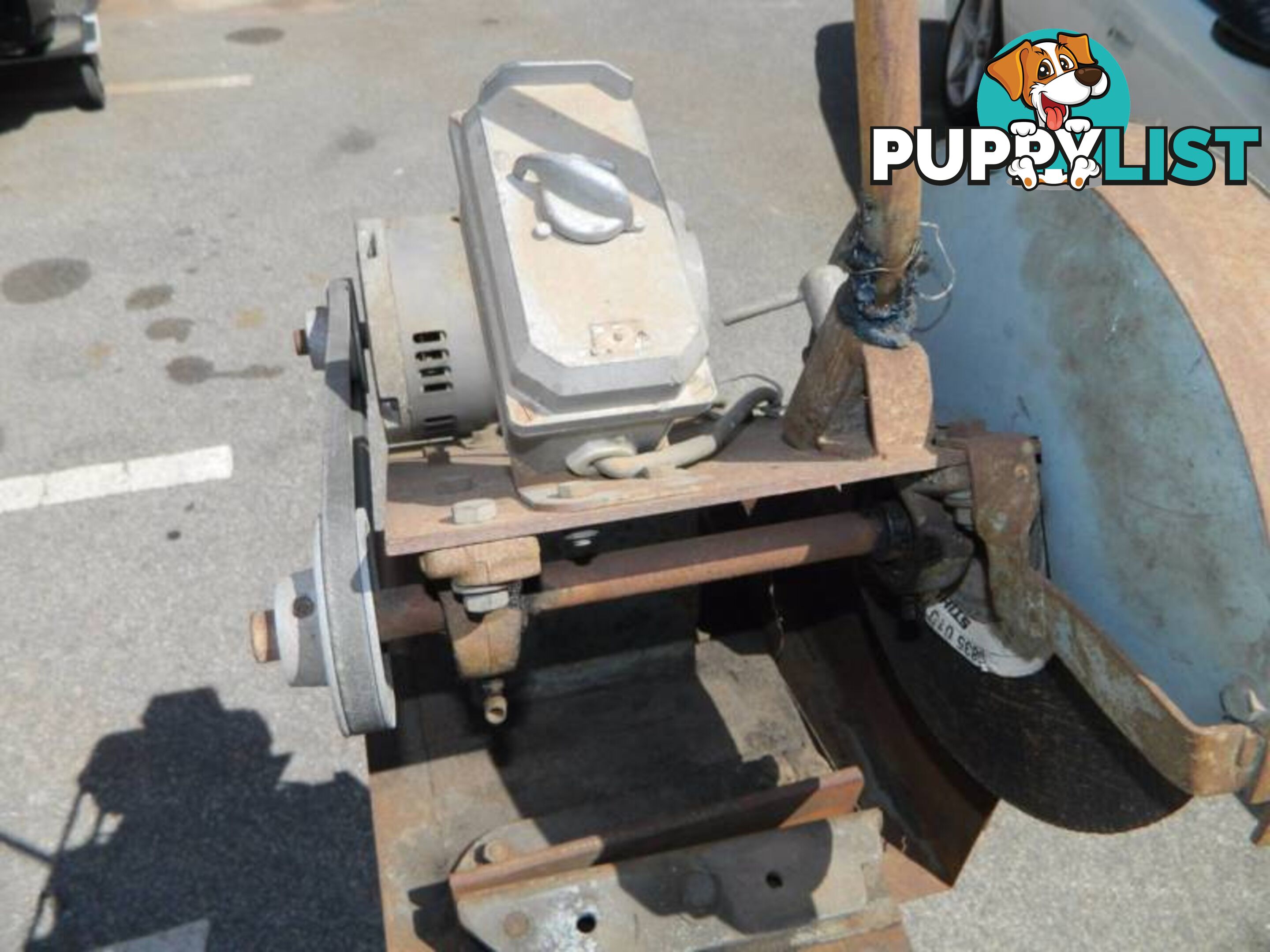 Powerful 1.5HP Drop Saw with sturdy metal base