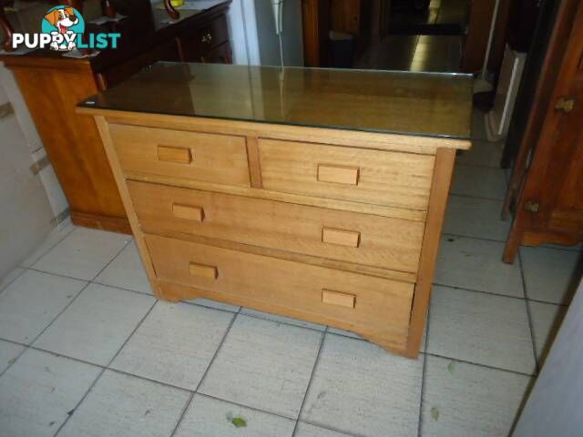 SOLID WOOD CHEST OF DRAWERS with GLASS COVER. GREAT CONDITION