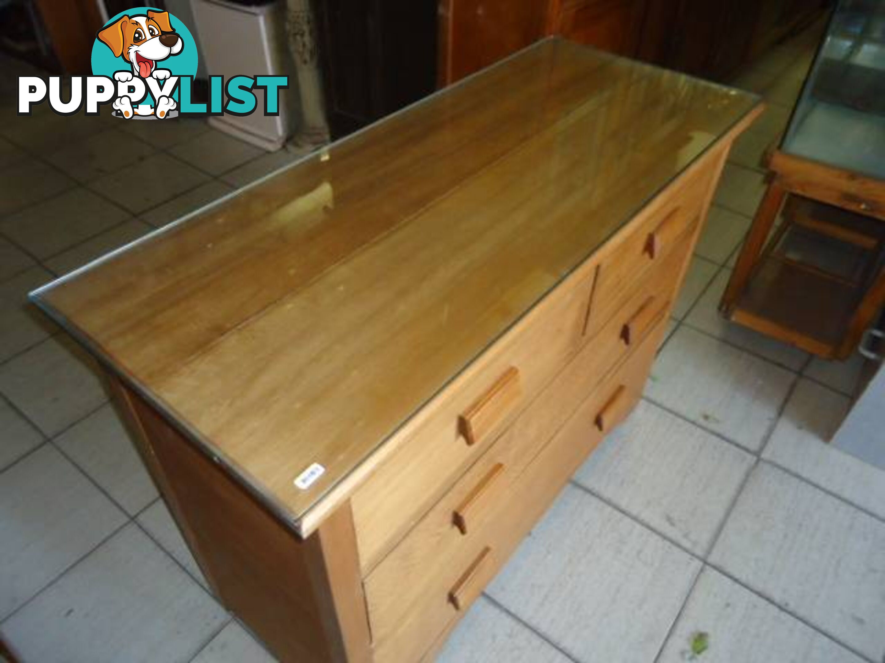 SOLID WOOD CHEST OF DRAWERS with GLASS COVER. GREAT CONDITION