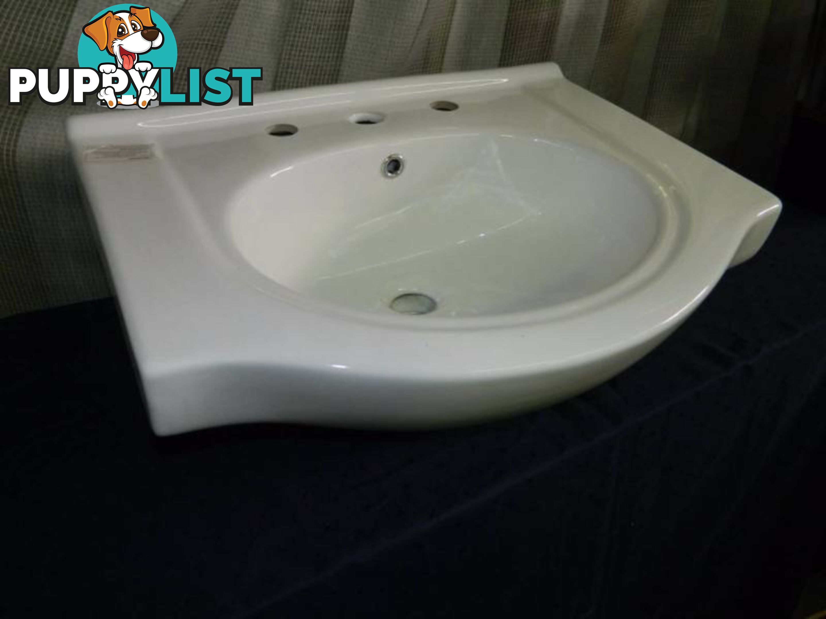 Ceramic Hand Basin with tap and faucet cutouts, Good Condition !!