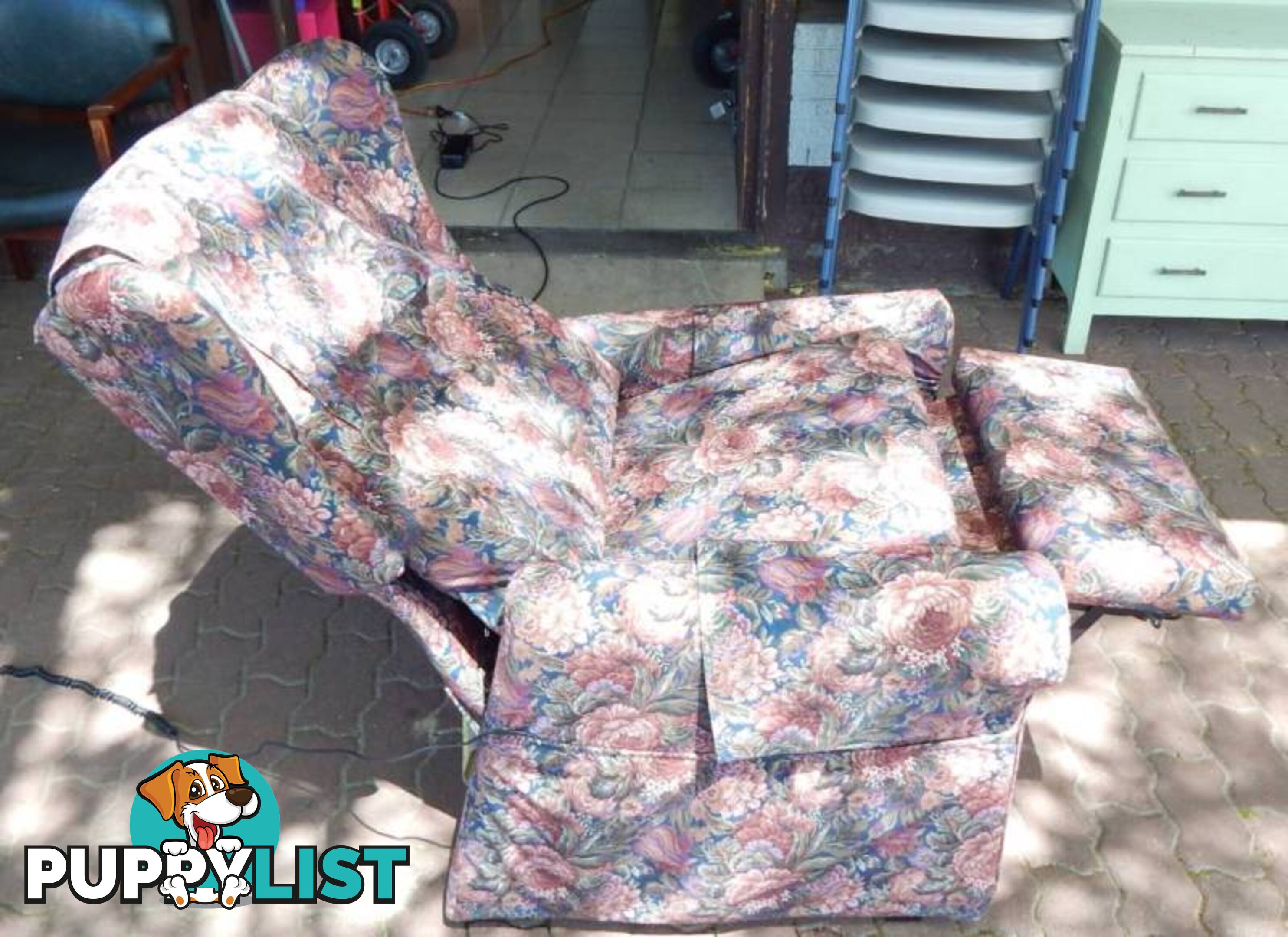 ELECTRIC RECLINER ARMCHAIR STAND ASSIST FLORAL