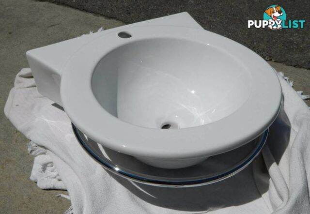 Lovely White Porcelain Sink , Great Condition