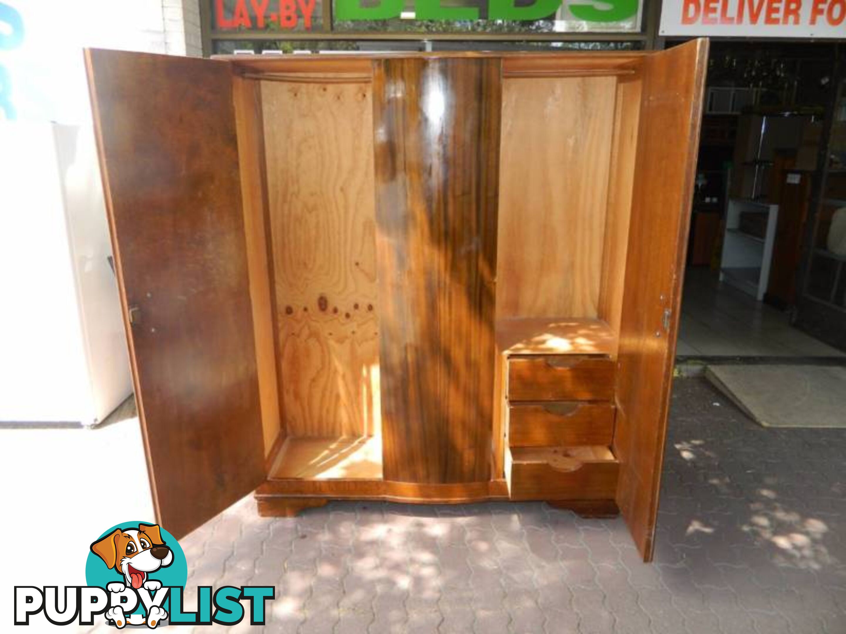 Solid Retro Timber Wardrobe with drawers inside + 2 keys !!!