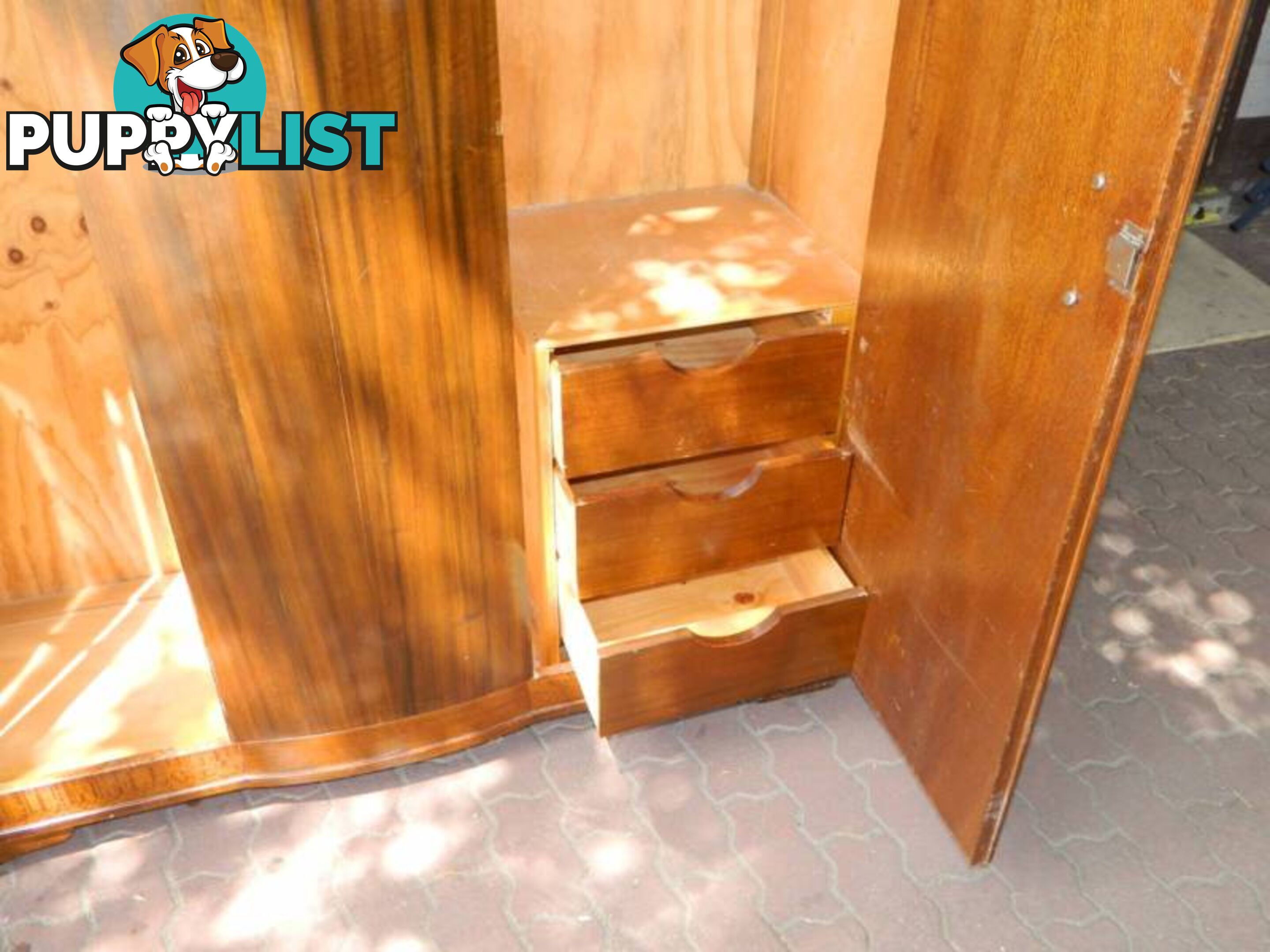 Solid Retro Timber Wardrobe with drawers inside + 2 keys !!!