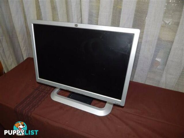 HP 20" L2045W LCD Monitor !!!