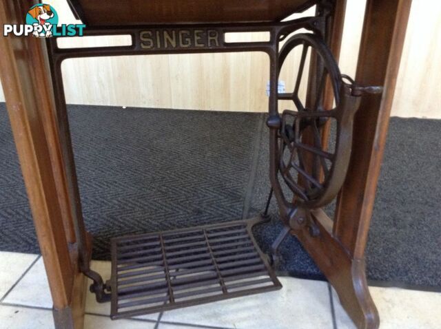 Antique Vintage Singer Sewing Machine with Bench