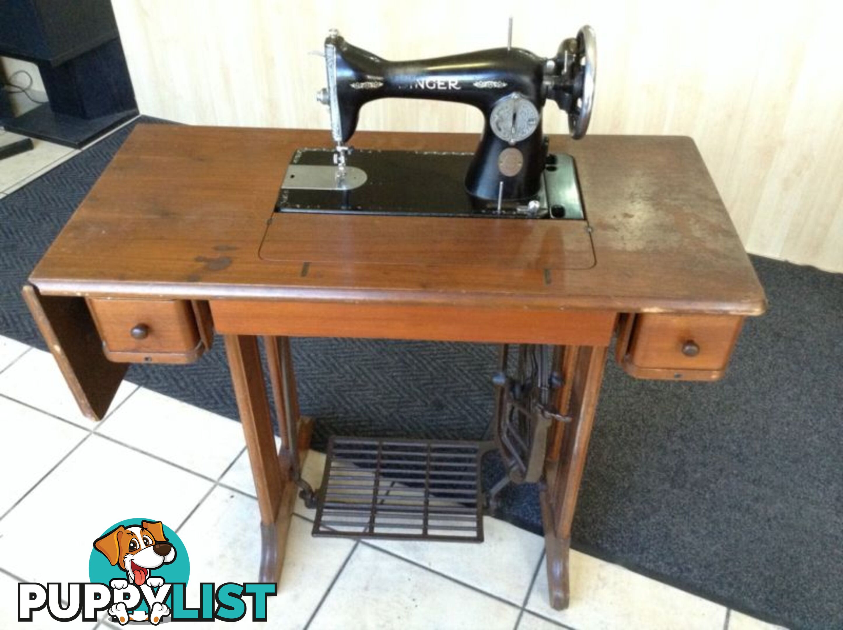 Antique Vintage Singer Sewing Machine with Bench