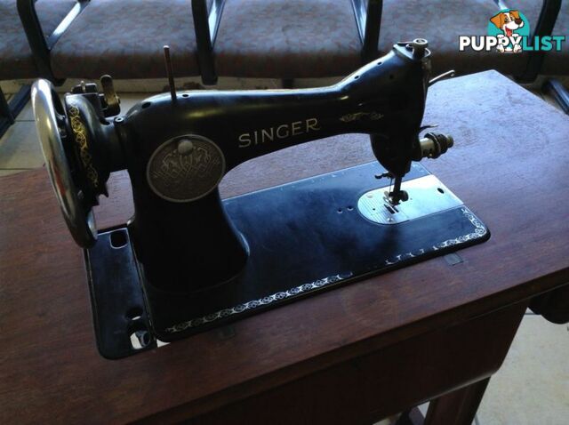 Antique Vintage Singer Sewing Machine with Bench