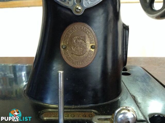 Antique Vintage Singer Sewing Machine with Bench