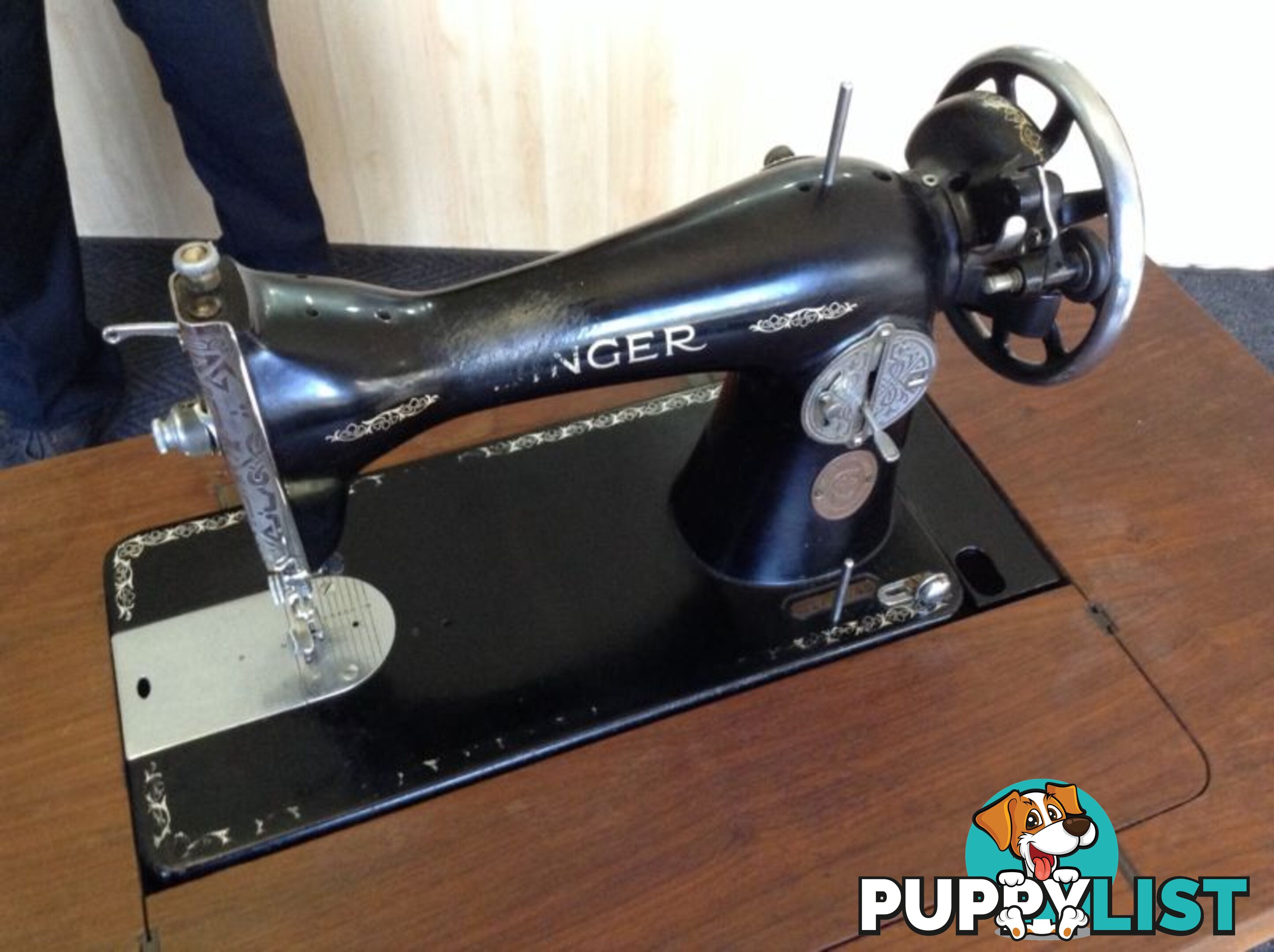 Antique Vintage Singer Sewing Machine with Bench