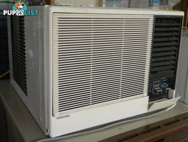 Toshiba Reverse Cycle Window Air conditioner , 10 AMP plug