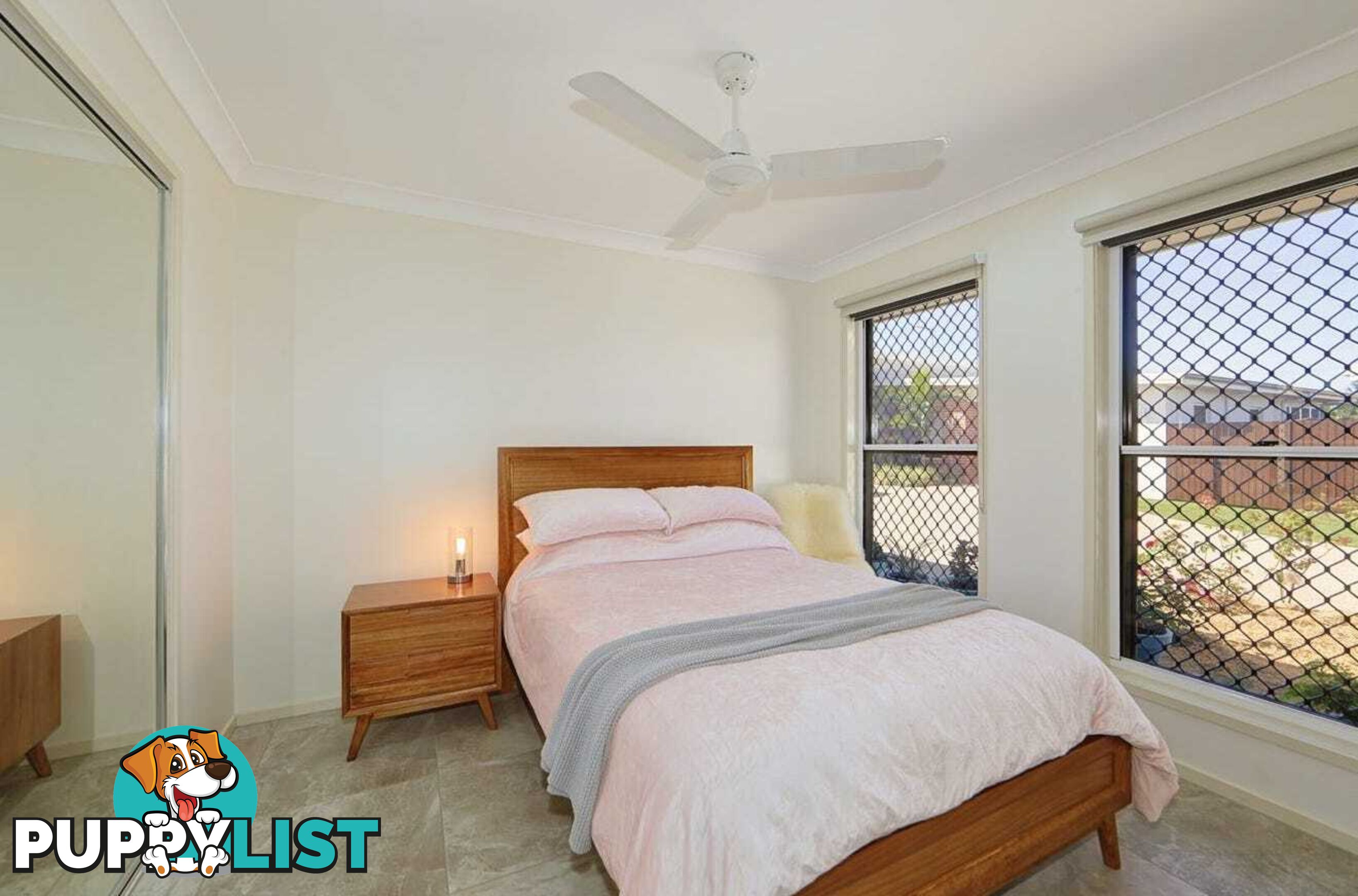 5/6 Back Hill Dr CORAL COVE QLD 4670