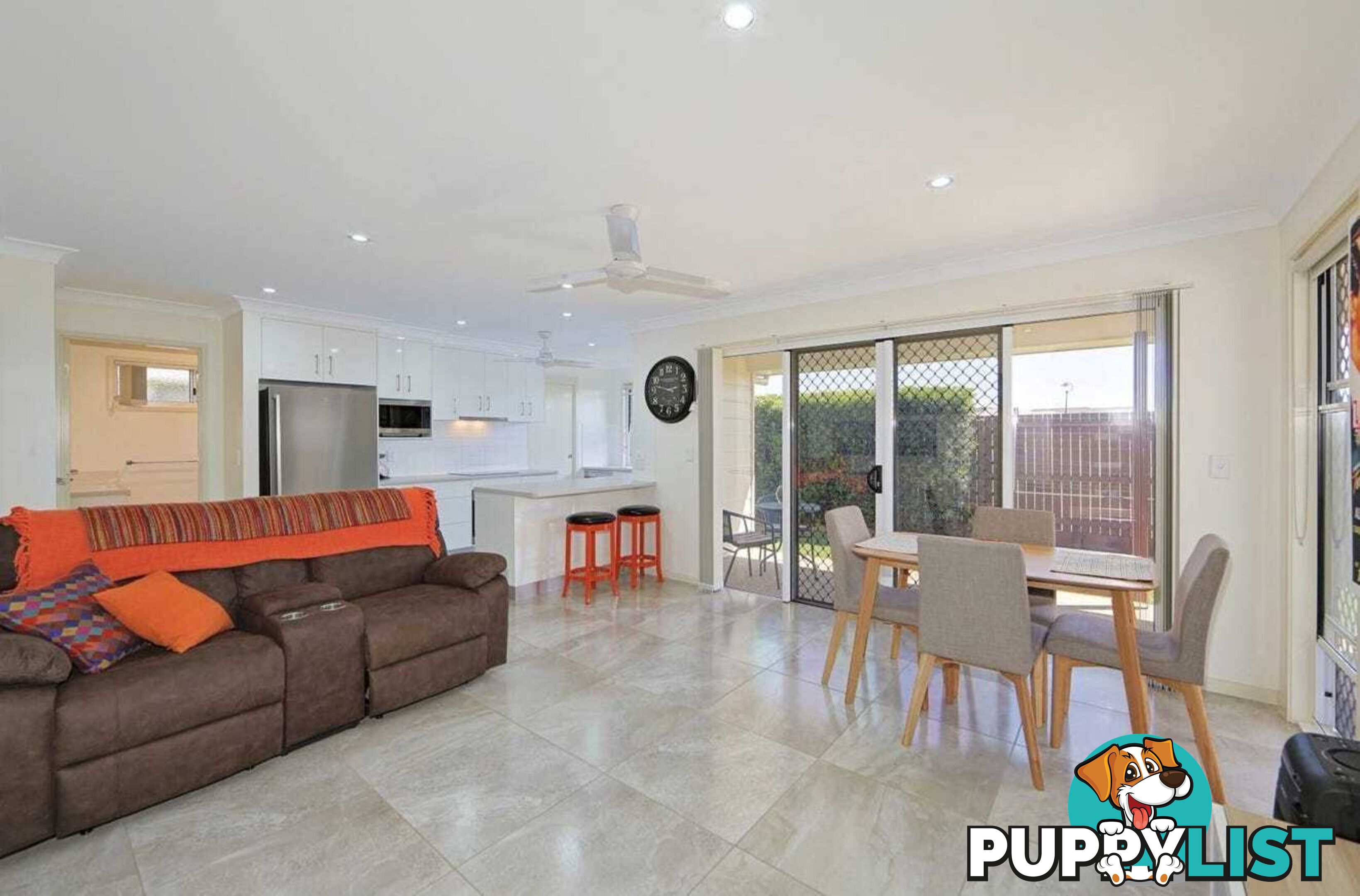 5/6 Back Hill Dr CORAL COVE QLD 4670