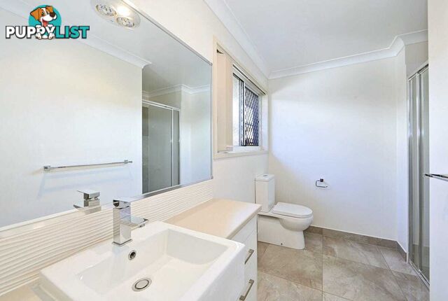 5/6 Back Hill Dr CORAL COVE QLD 4670