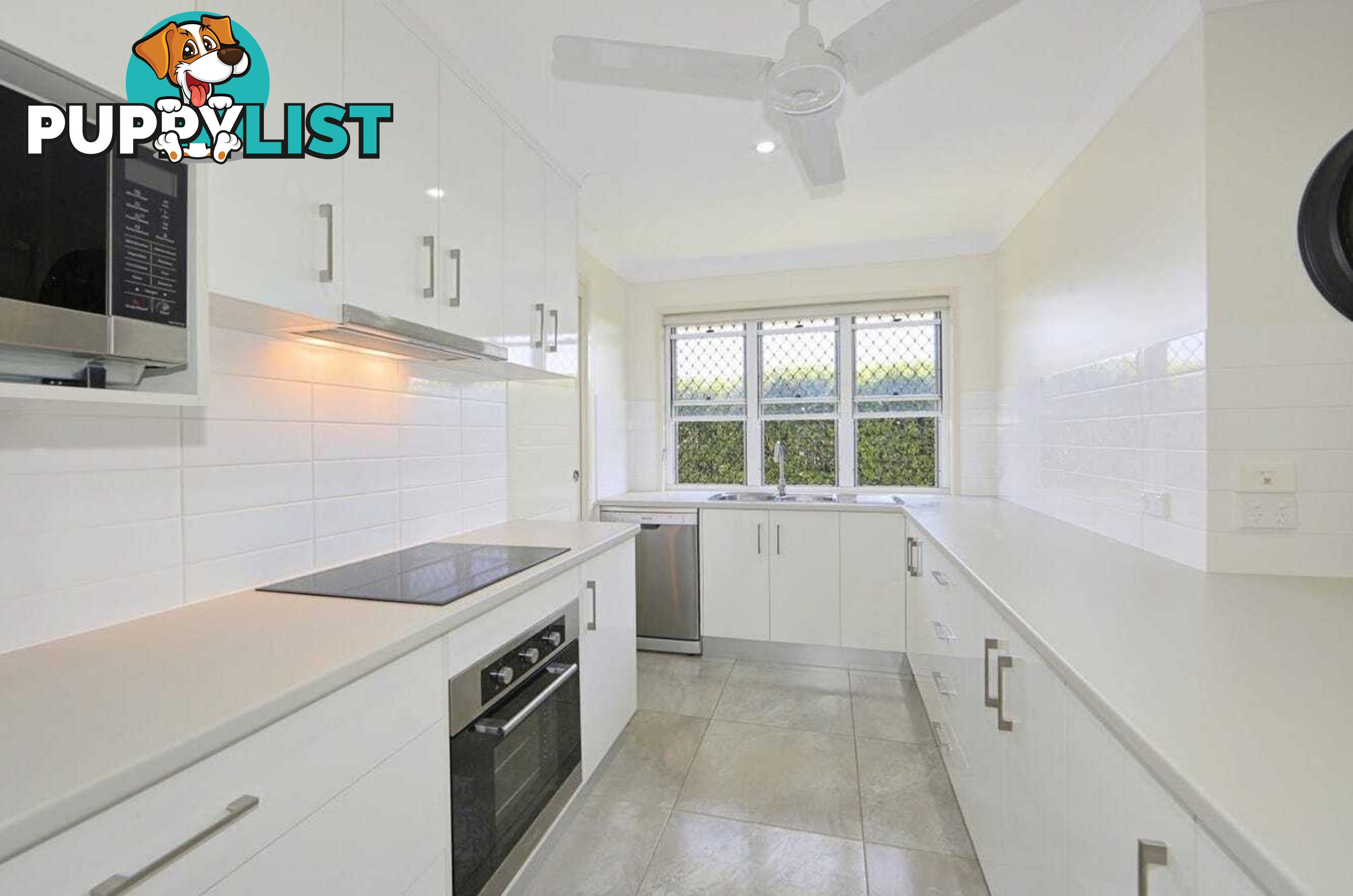5/6 Back Hill Dr CORAL COVE QLD 4670