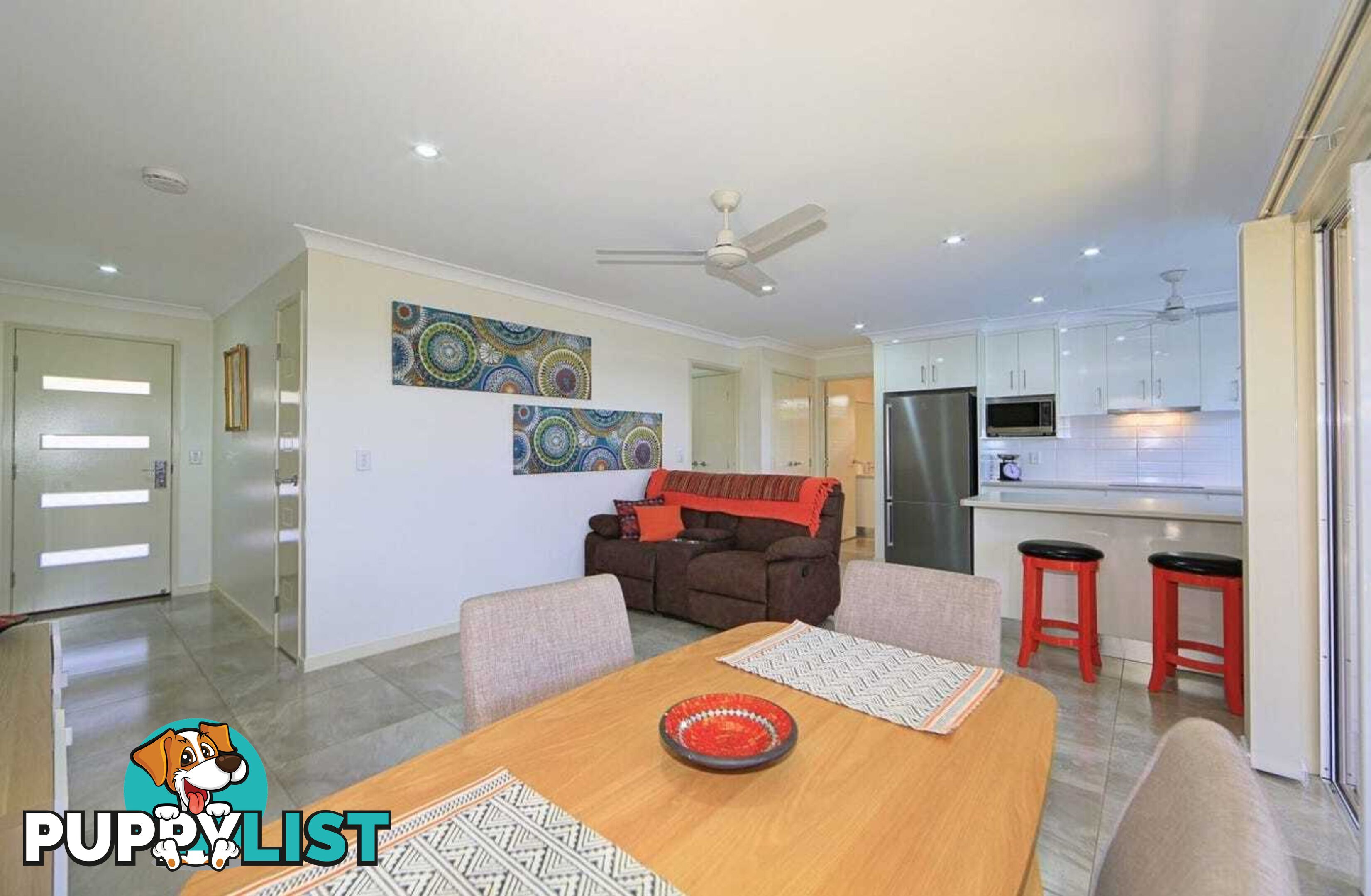 5/6 Back Hill Dr CORAL COVE QLD 4670