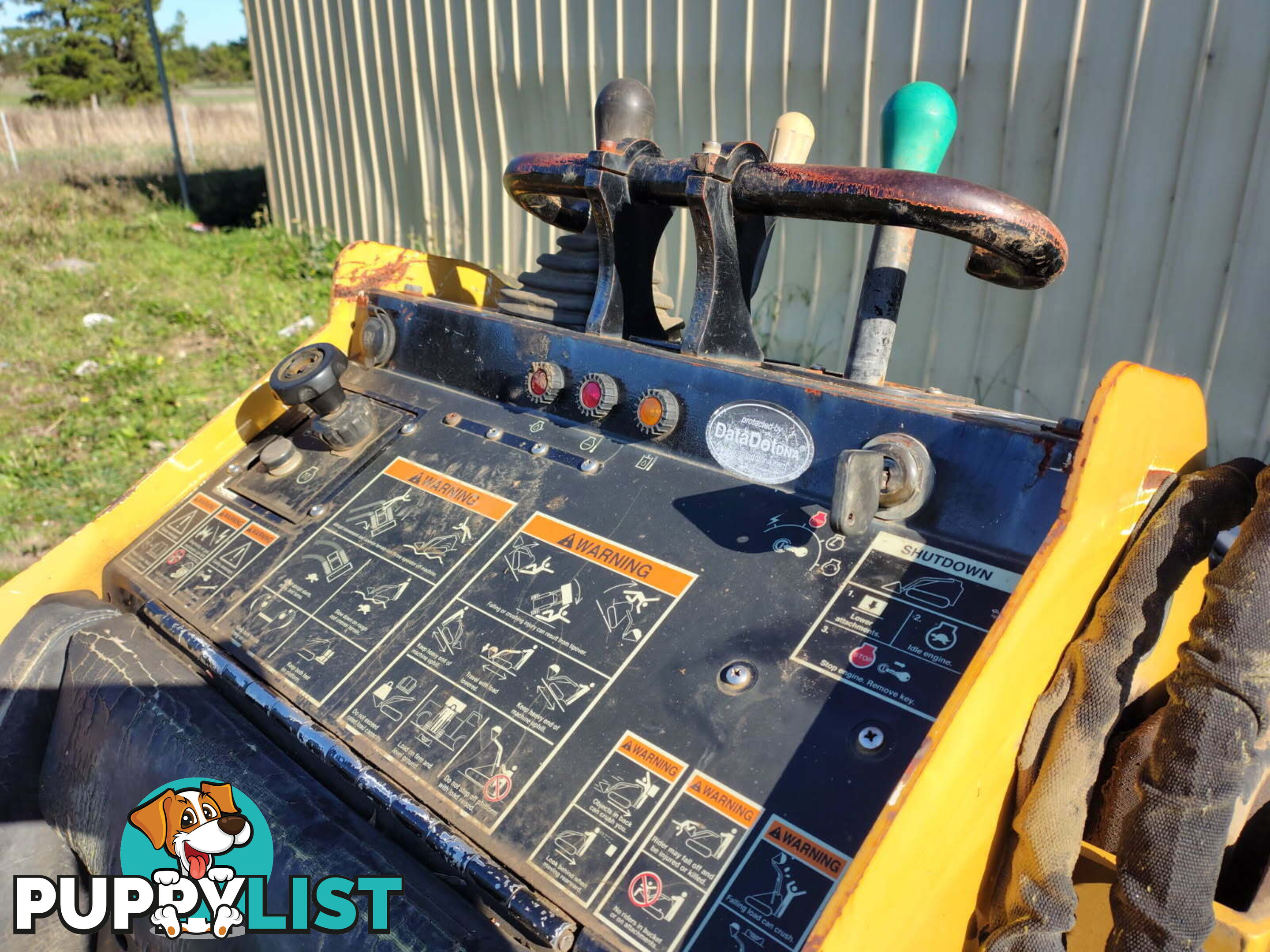 Vermeer S600TX Skid Steer with 4-in-1 Bucket