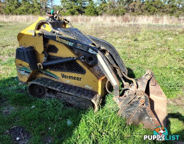 Vermeer S600TX Skid Steer with 4-in-1 Bucket