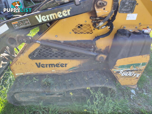 Vermeer S600TX Skid Steer with 4-in-1 Bucket