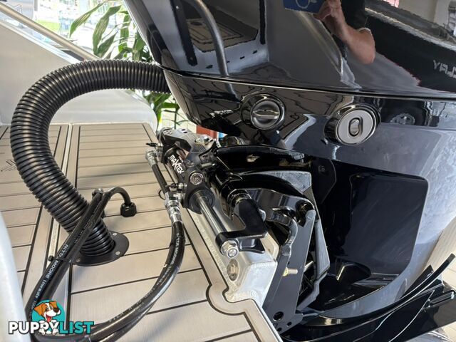MCLAY 661 CROSSOVER BOAT HARDTOP