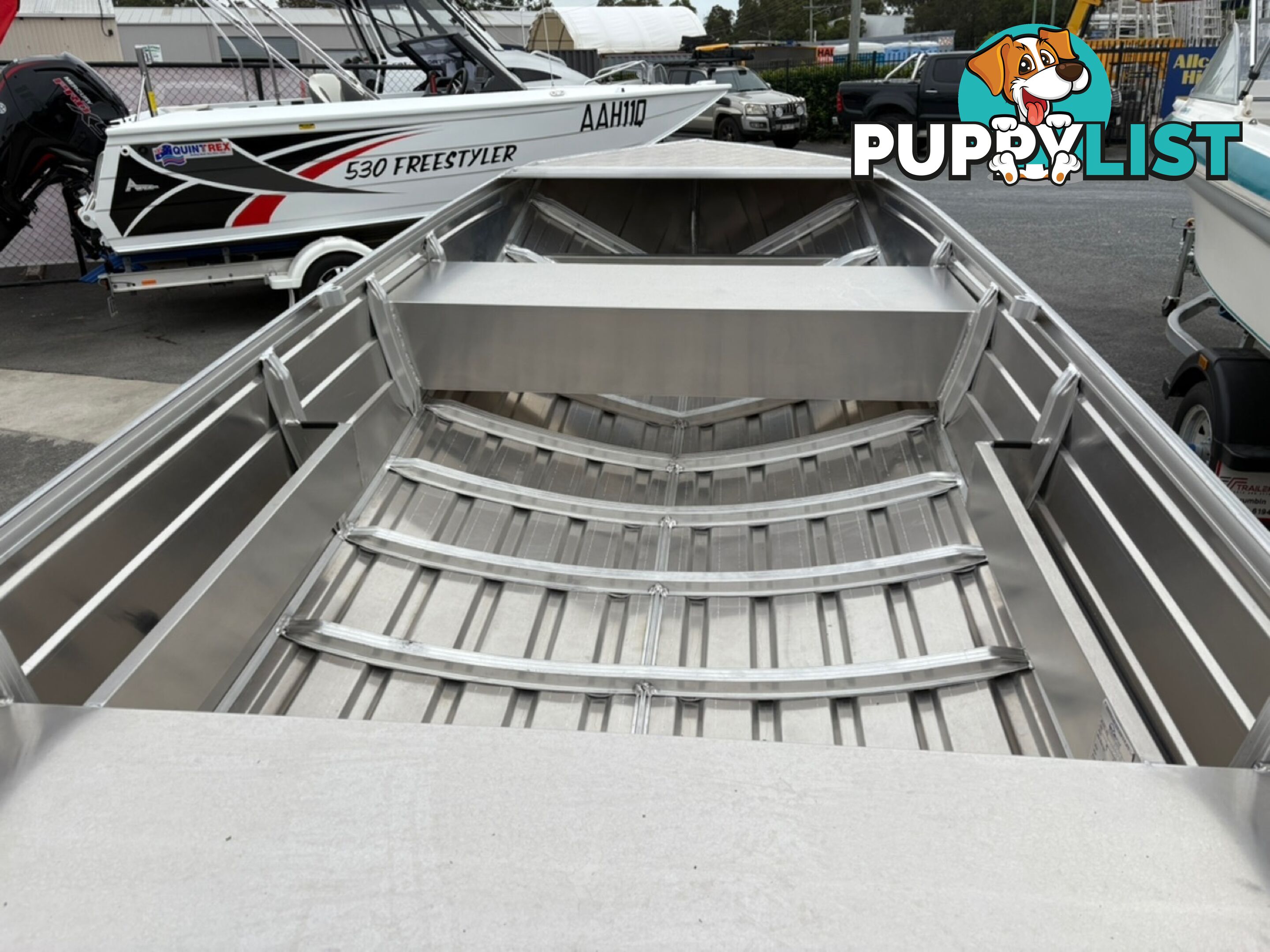 2025 BLUEFIN TREKKER BOAT 385