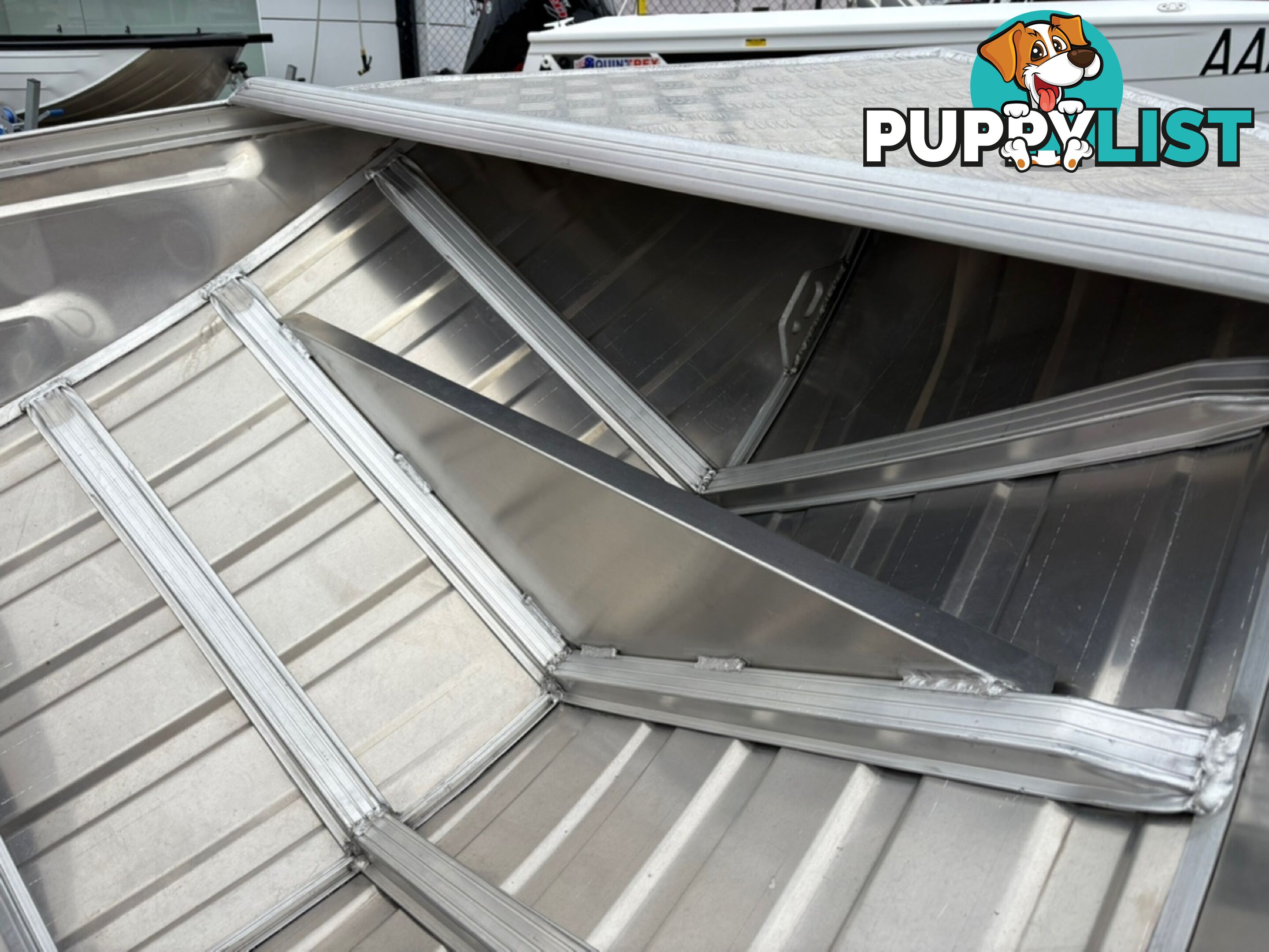 2025 BLUEFIN TREKKER BOAT 385
