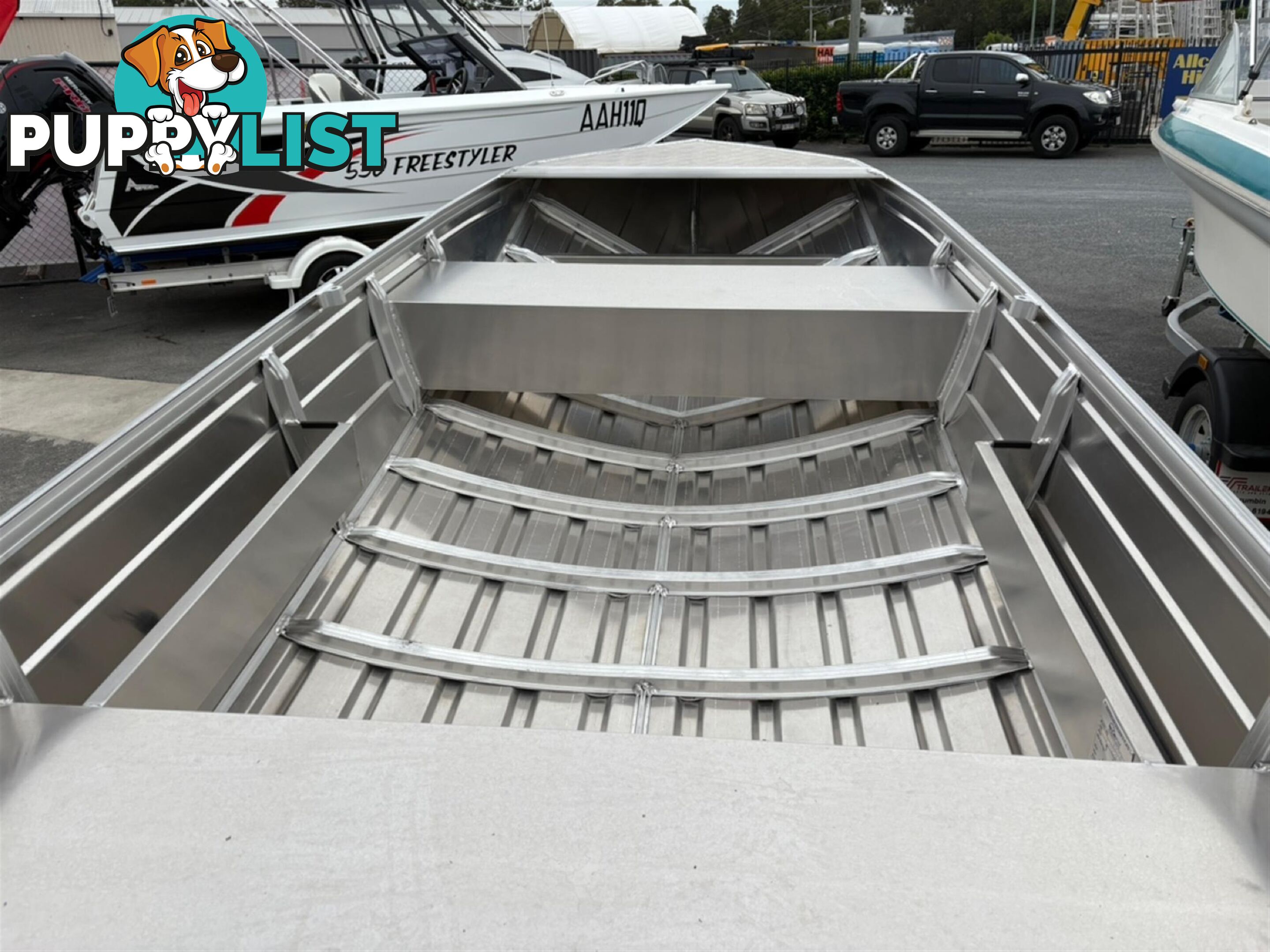 2025 BLUEFIN TREKKER BOAT 385