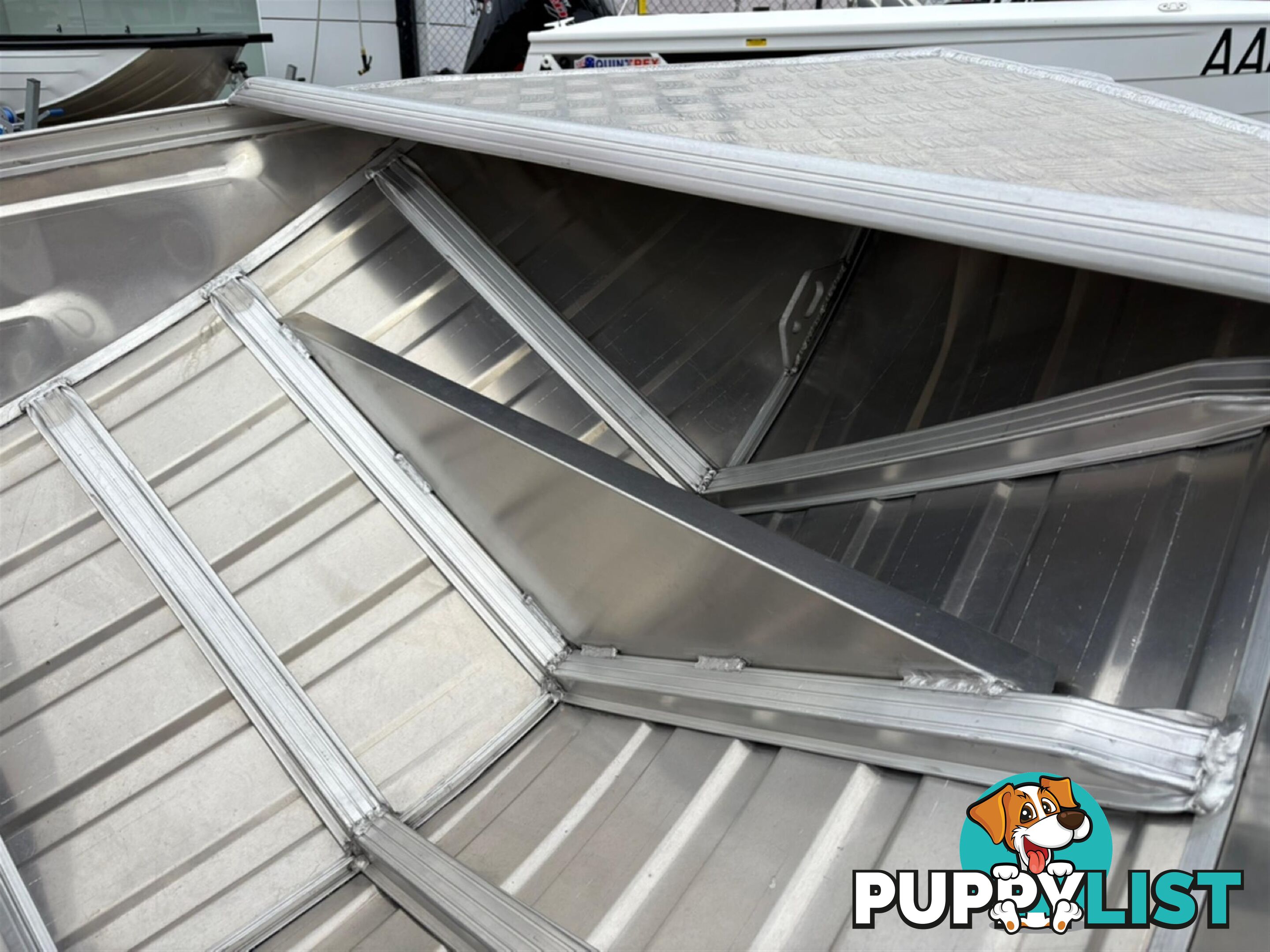 2025 BLUEFIN TREKKER BOAT 385