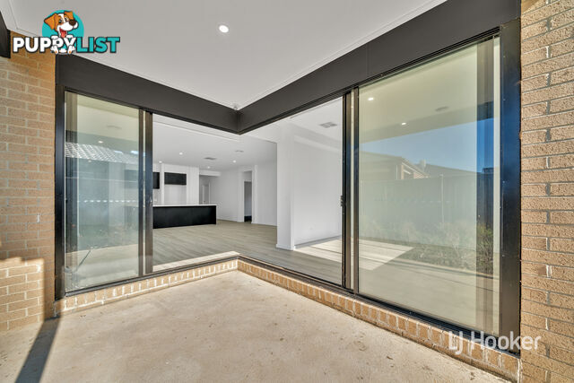 22 Courtenay Promenade FRASER RISE VIC 3336