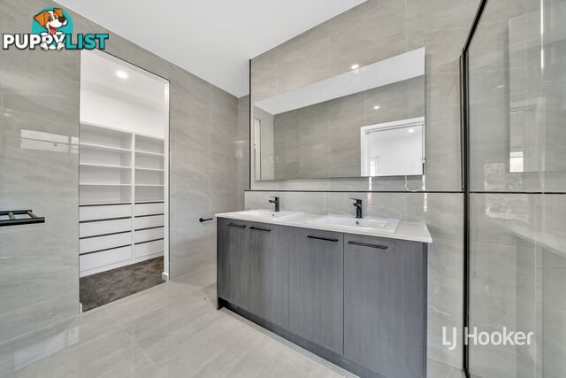 22 Courtenay Promenade FRASER RISE VIC 3336