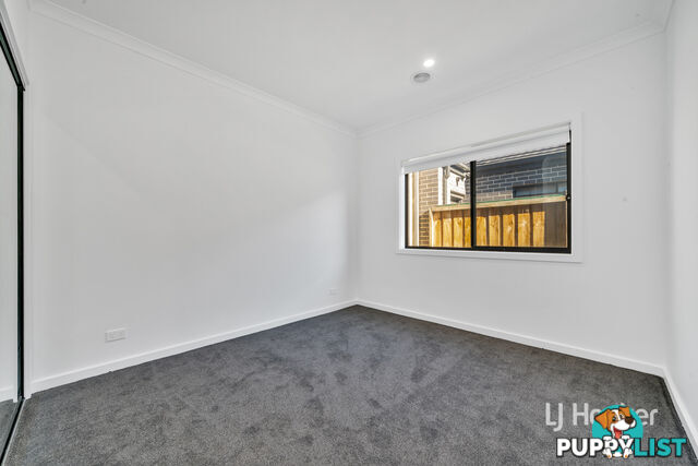 22 Courtenay Promenade FRASER RISE VIC 3336