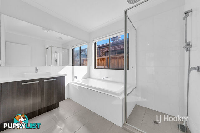 13 Praline Street MANOR LAKES VIC 3024