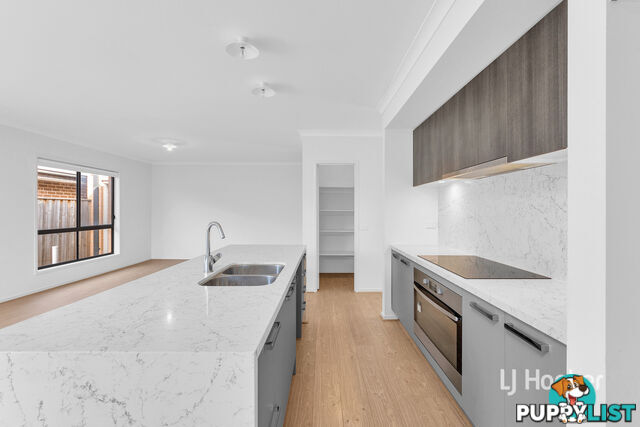 13 Praline Street MANOR LAKES VIC 3024