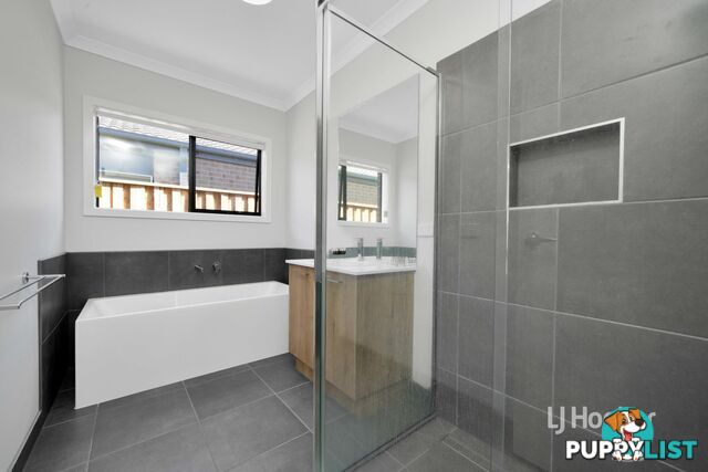 9 Farmingdale Street MANOR LAKES VIC 3024