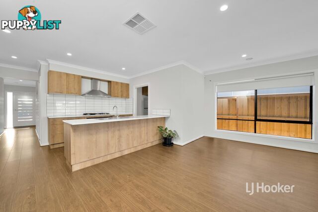 9 Farmingdale Street MANOR LAKES VIC 3024