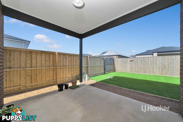 9 Farmingdale Street MANOR LAKES VIC 3024