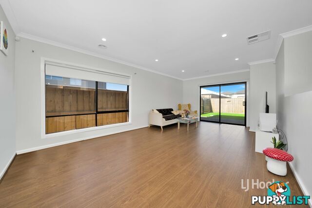 9 Farmingdale Street MANOR LAKES VIC 3024