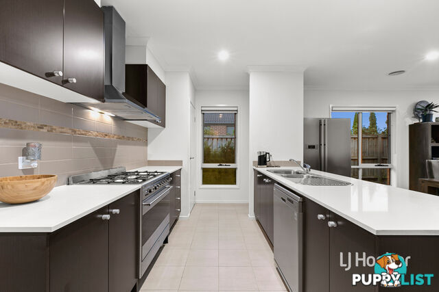 31 Arrowgrass Drive POINT COOK VIC 3030