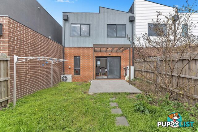 2/205 James Mirams Drive ROXBURGH PARK VIC 3064