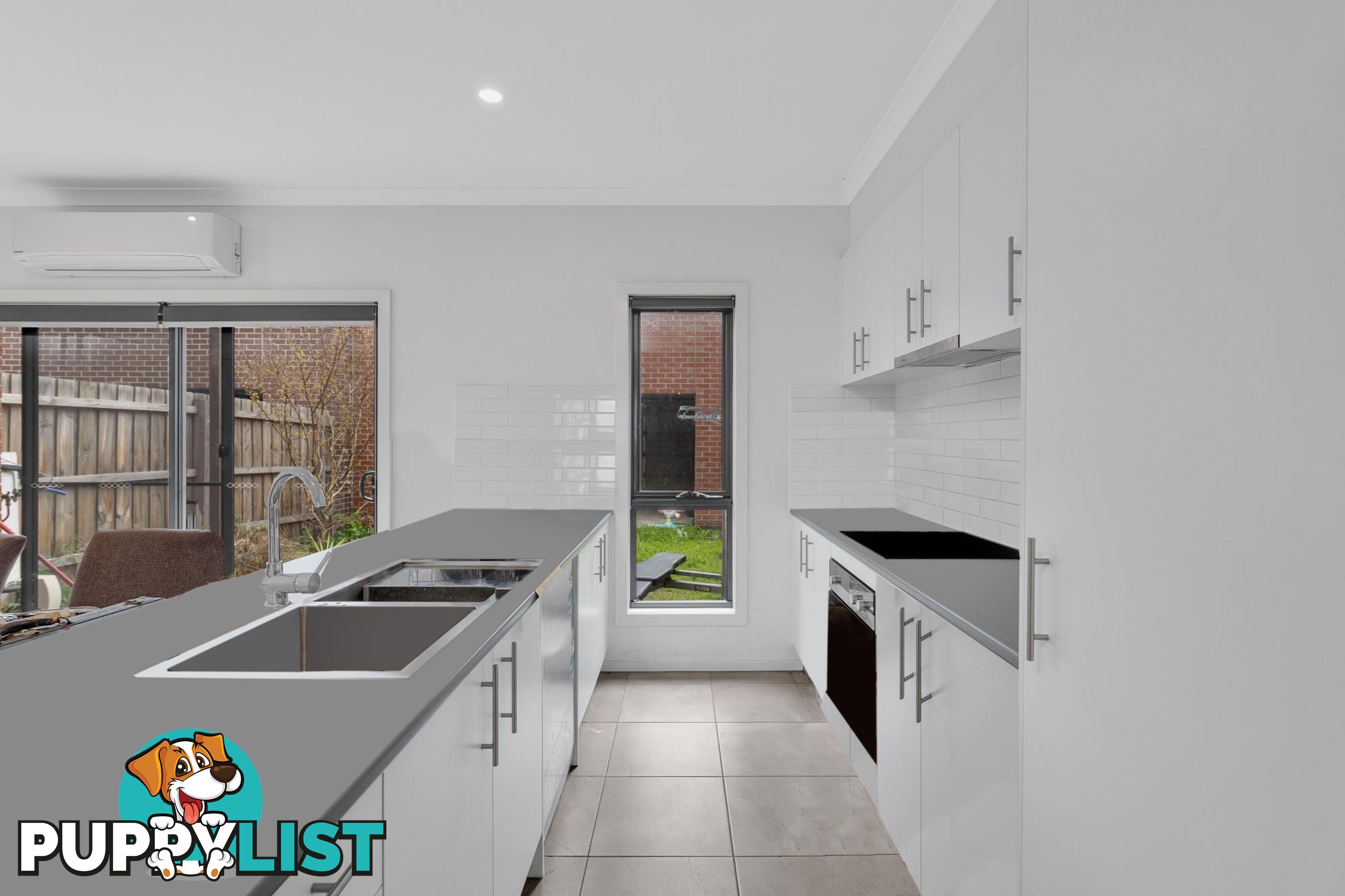 2/205 James Mirams Drive ROXBURGH PARK VIC 3064